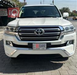 تۆیۆتا لاند کروزەر